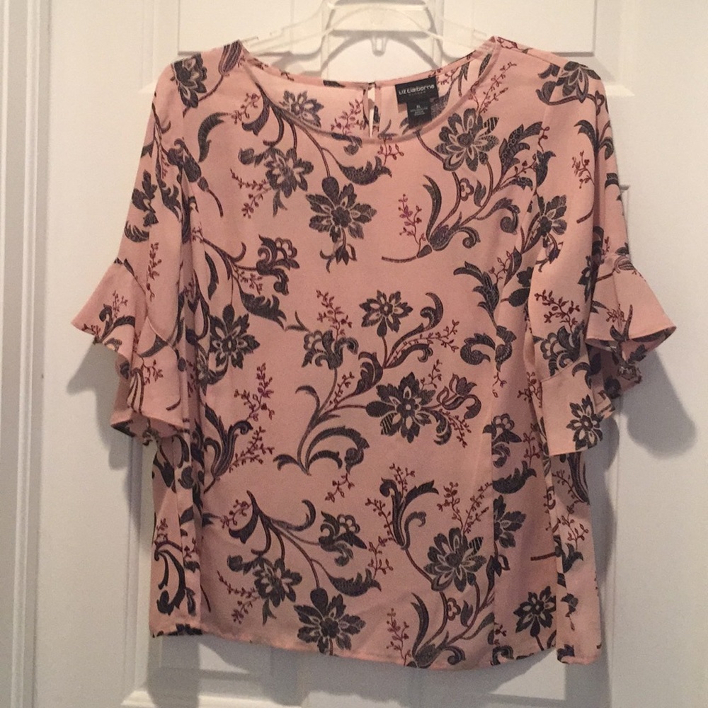 Woman ccloths